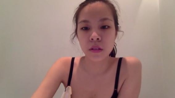 ABG hot seksi buka baju