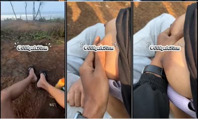 Jilbab Eksib di Grepe2 di Pinggir Pantai